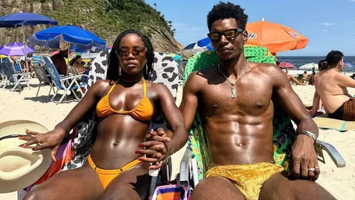 Fãs brincam com Clara Moneke sobre nu frontal de Breno Ferreira em série: 'Bem servida'