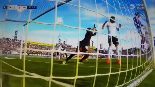 Vozinha falha feio em empate do Colo-Colo com o Concepción