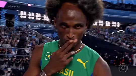 Alison dos Santos vence o Mundial Ultimate e mantém a invencibilidade na temporada